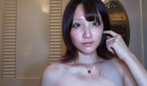FC2-PPV-4960963 สาวดังหน้าไอดอลย่านโอคุโบะที่น้ำพุ่ง Nagi Hikaru